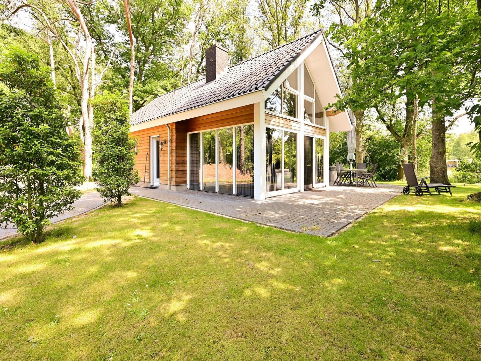 Chalet With Gorgeous View Of The Natural Surroundings Weerselo Exterior photo