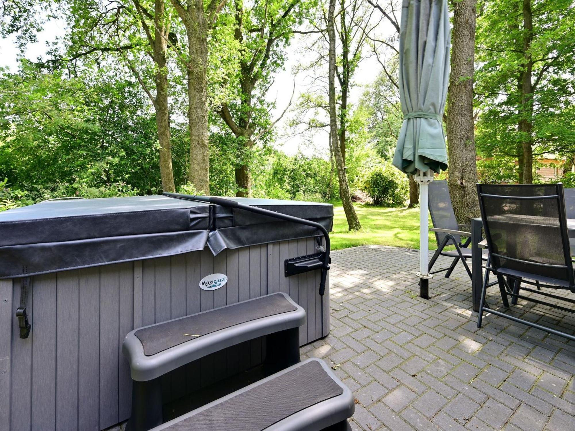 Chalet With Gorgeous View Of The Natural Surroundings Weerselo Exterior photo