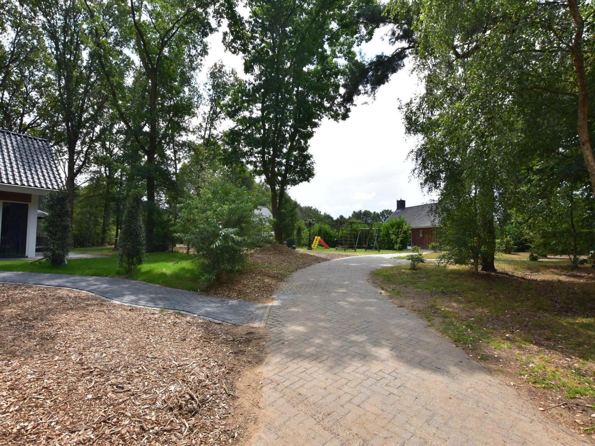 Chalet With Gorgeous View Of The Natural Surroundings Weerselo Exterior photo